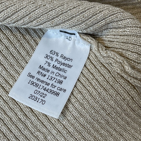 INTEMPO Cold Shoulder, Long Sleeve, Turtleneck Champagne Sweater. Medium New - Picture 4 of 13